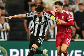 Liverpool venció en los descuentos a Newcastle