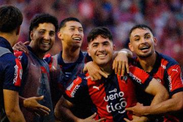 Cerro Porteño remontó ante Olimpia y se quedó con el clásico paraguayo