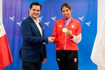 Presidente del IPD anunció construcción del CAR en Puno