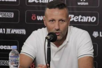 Tras salir de FBC Melgar, Ribonetto dirigirá en Argentina