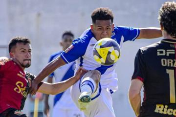 Ysique: “Fuimos dominadores absolutos, pero nos faltó profundidad ante Melgar”