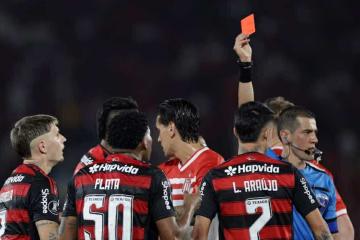Flamengo explotó contra el arbitraje frente a Estudiantes en la Copa Libertadores