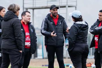 Comando técnico de la Selección Femenina visitó a Sporting Cristal