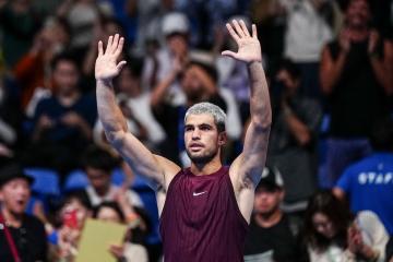 Alcaraz debutó con triunfo en Tokio