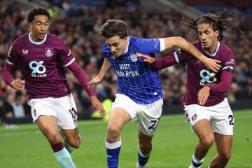 Sonne fue titular en la caída de Burnley ante Cardiff en la Carabao Cup