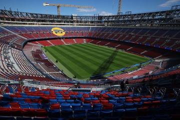Barcelona aún no recibió permiso para jugar en el Camp Nou