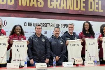 Hervás: "Dirigir a un equipo como la 'U' es un gran reto"