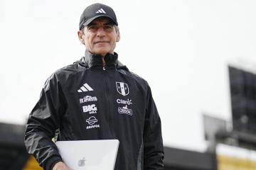 Ibáñez: "Lozano me dijo quería que continúe en los amistosos, Ferrari pensaba otra cosa"