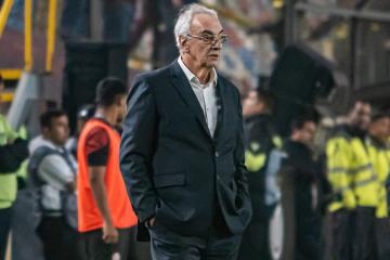 Fossati: “En virtud de lo que veamos hoy, confirmaremos o no la presencia de Valera y Flores”