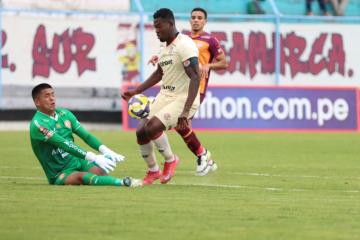 Camacho: "Hay que aclarar que la cancha está en un mal estado"