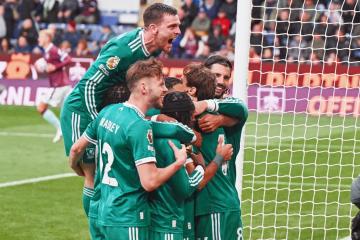 Sin Sonne, Burnley perdió en el final ante Liverpool