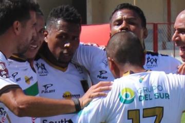 “CD Moquegua humilló 6-2 a Mannucci y se afianza en la cima del Grupo A de la Liga 2
