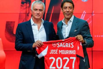 ¡Y un día volvió! José Mourinho fue presentado en Benfica tras 25 años