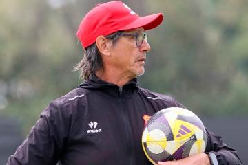 Comizzo: "Hay un ensañamiento de los árbitros hacia mi persona"