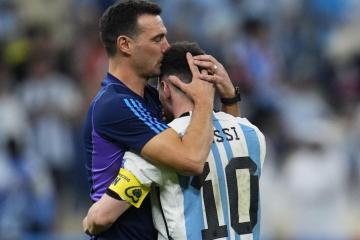 Scaloni: "No habrá heredero de Messi, él es inigualable"