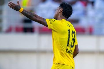 Con Tapia de titular, Al Wasl ganó de visita