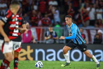 Erick Noriega brilló en su debut con Gremio y fue incluido en once ideal de Sofascore