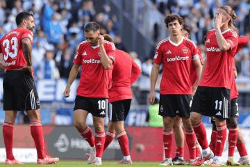 Con Fabio Gruber todo el partido, FC Nürnberg cayó 3-0 en casa por la Bundesliga 2