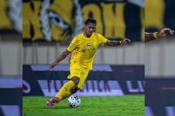 Renato Tapia fue titular en el triunfo de Al-Wasl ante Al-Nasr por la liga de Emiratos Árabes