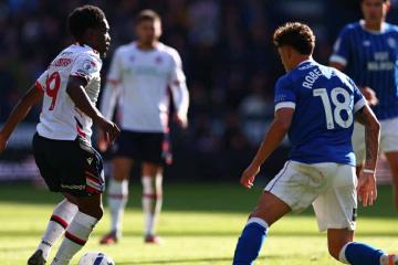 Con Robertson como titular, Cardiff City cayó ante Bolton por la League One