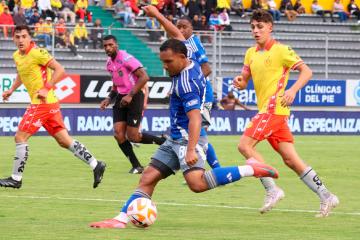Barco ingresó en el empate sin goles de Emelec ante Aucas