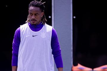 Carrillo aseguró "estar disponible" y descartó interés del Inter