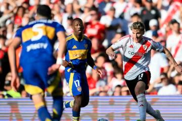 Advíncula ya conoce fecha y hora para el Superclásico ante River Plate