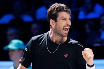Cameron Norrie dio la sorpresa y venció a Carlos Alcaraz en el Masters de París