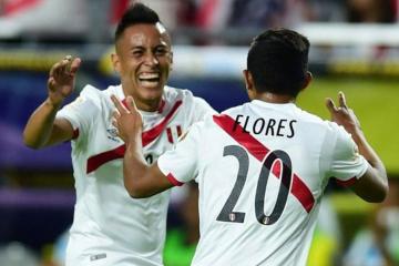 ¿Cueva a la 'U'? Flores llenó de elogios a 'Aladino'