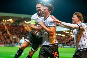 Cáceres fue titular en la goleada de Dunfermline en el ascenso escocés