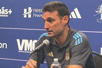Lionel Scaloni: “Queríamos probar el 5-3-2, es una variante interesante”
