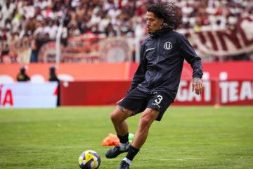 Riveros: "La hinchada es increíble, siempre está en todos lados y merece disfrutar el tricampeonato"