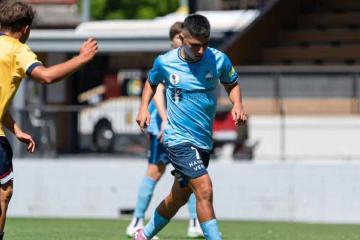 Piero Quispe disputó su primer duelo con Sydney FC