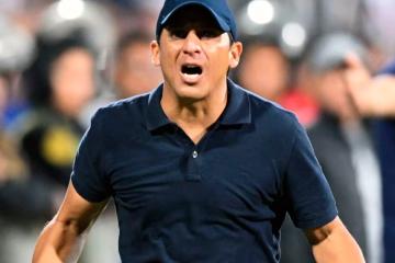 Salas: "Creo que sí le deben renovar el contrato a Gorosito"