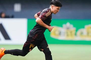 Chávez: "Fue una sensación especial poder debutar con la Selección peruana"