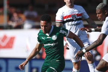 Palmeiras remontó por 3-2 ante Sao Paulo y alcanzó la cima del Brasileirao