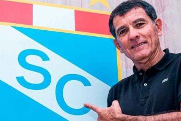 Zevallos ratificó la continuidad de Autuori: “Tiene contrato hasta 2026 y respetamos los procesos”