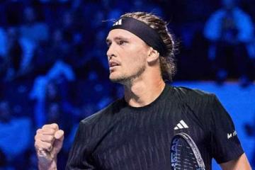 Zverev ganó con lo justo en su debut de Masters 1000 de París
