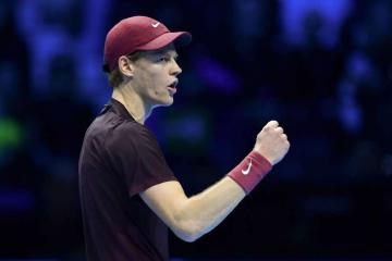 Jannik Sinner venció a Ben Shelton y llega invicto a semifinales de las ATP Finals