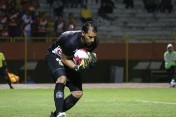 Arquero Carlos Solís anunció su salida de Sport Huancayo: "Siempre di lo mejor de mí"