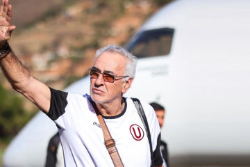 Jorge Fossati estaría cada vez más lejos de seguir como DT en Universitario