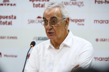 Fossati sobre posibles refuerzos: "Universitario puede aspirar a traer poco pero bueno"