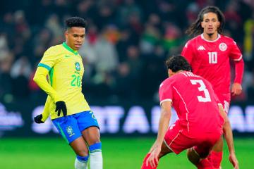 Brasil cerró el año con un empate ante Túnez