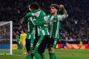 Real Betis se hizo fuerte en casa y alargó su invicto en la Europa League