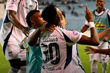 Barco fue titular en el triunfo de Emelec ante Delfín por la Serie A de Ecuador