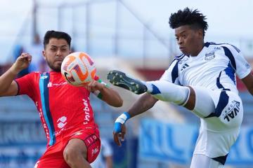 Con Barco y Cueva, Emelec cayó por 2-1 ante El Nacional