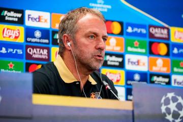 Flick: “He visto cosas positivas, pero hemos perdido demasiados balones”