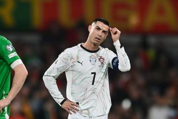 Portugal cayó ante Irlanda y buscará su clasificación en la última jornada