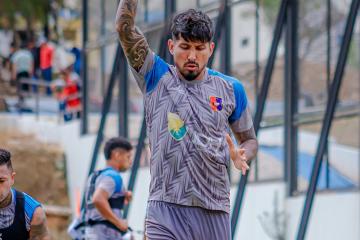 Escobar: “Mientras matemáticamente podamos salvar, vamos a dejarlo todo”