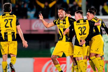 Peñarol se impuso a Liverpool y jugará la final de la liga uruguaya ante Nacional